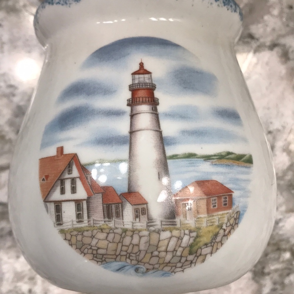 Lighthouse Pottery - Picture 3 of 6